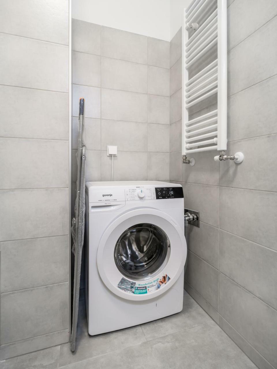 Bpr Chic White Home With Terrace & A/C & Garage Budapest Exterior photo